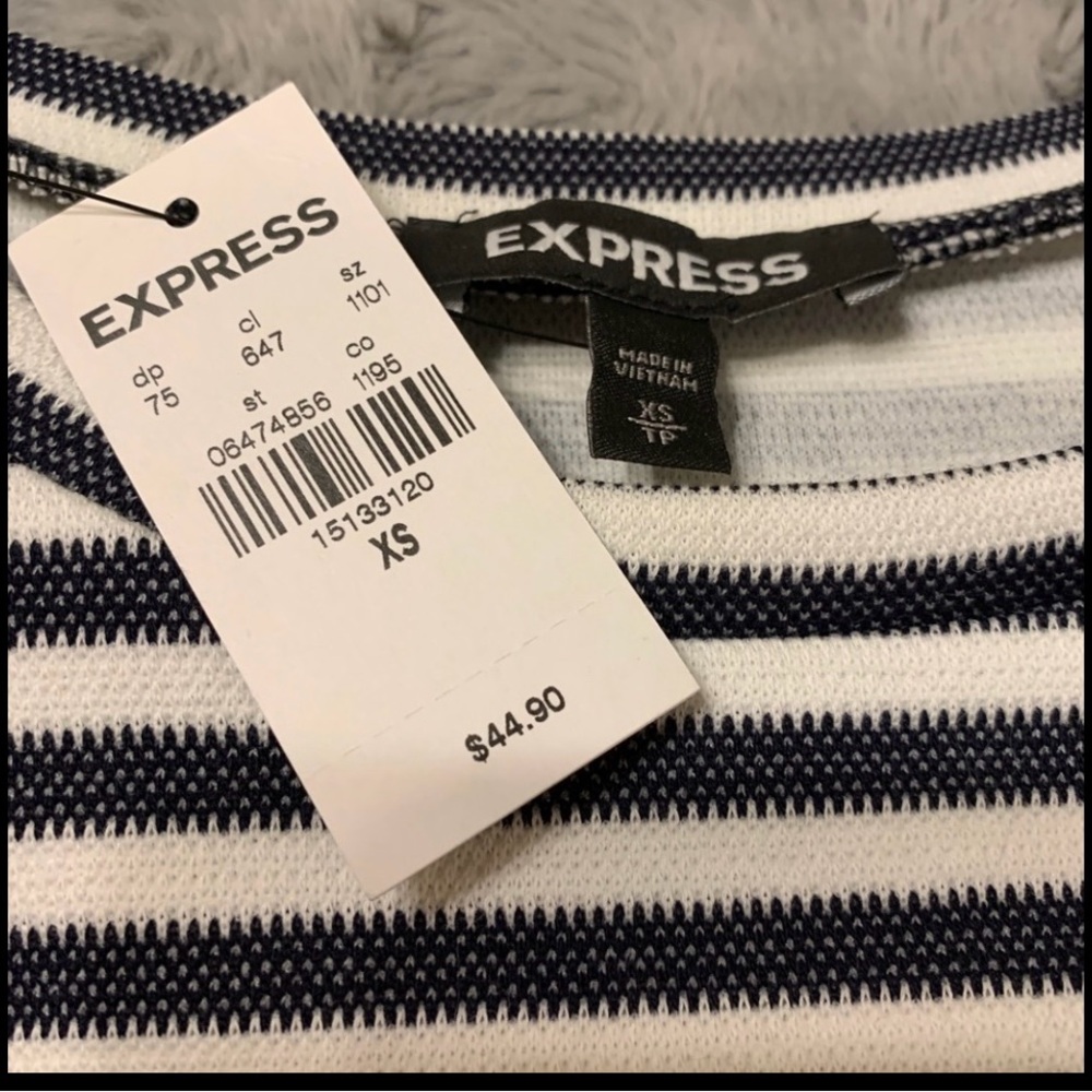 Express Top - Picture 4 of 5